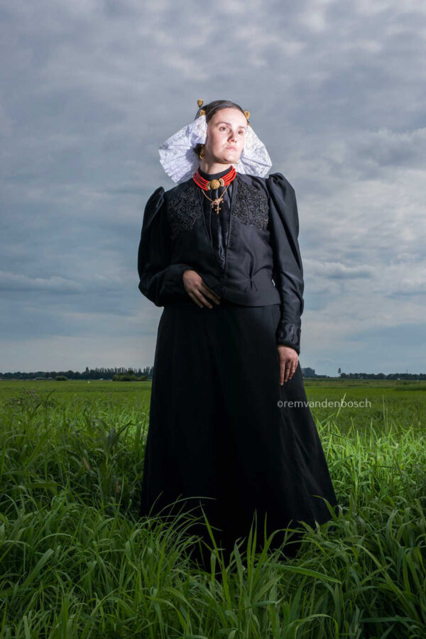 Mysterie in het weidse landschap - Afbeelding 1