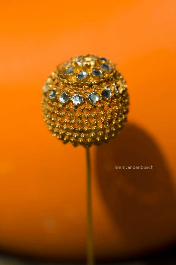 Exclusieve katholieke speld tegen oranje - Afbeelding 1