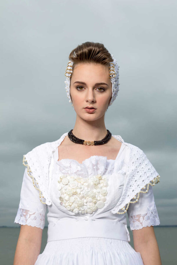 Tijdloos portret in wit - Afbeelding 1