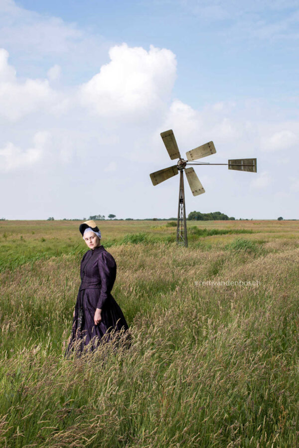 Tijdloze rust in paars en zwart - Afbeelding 1