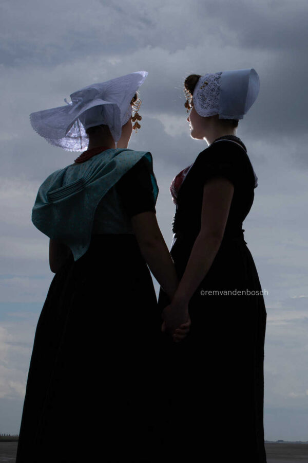 Hand in hand met het verleden - Afbeelding 2