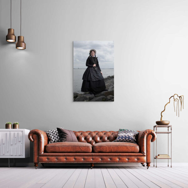 Mysterie en ingetogenheid in zwart aan de kustlijn - Afbeelding 2