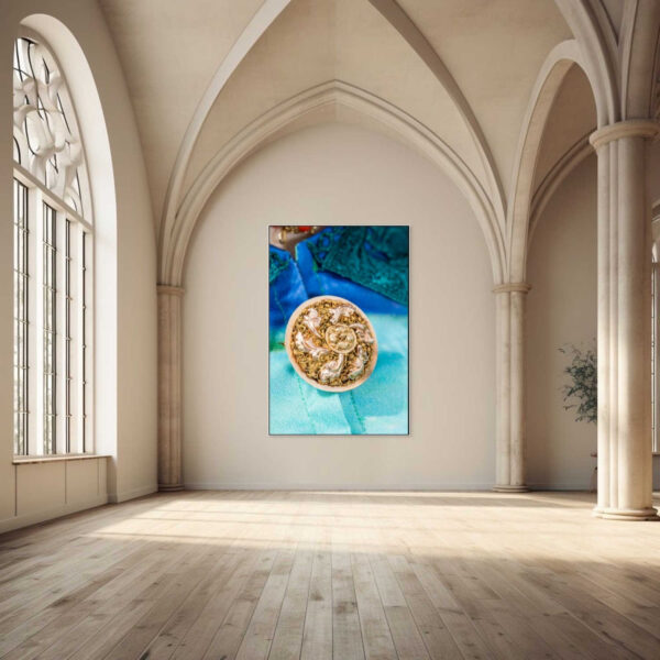 Gouden broche detail groen-blauwe traditionele Friese dracht - Afbeelding 2