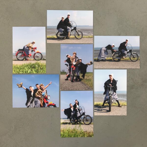 Kaartenset Zeeuws Meisje op de brommer (traditioneel) - Afbeelding 2